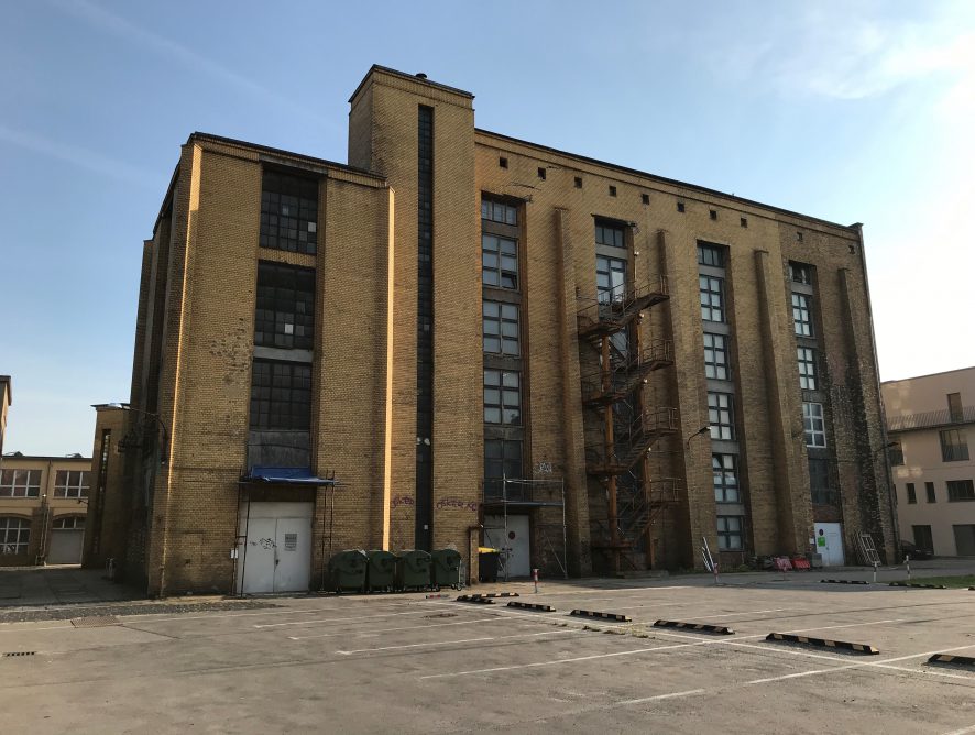 Rathenauhallen-886x668-1